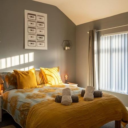 Vibrant City Centre Townhouse With Free Parking Rare Outdoor Patio Belfast Exterior foto